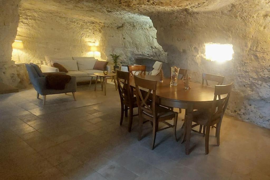 Troglo Entre Caves Et Chateaux 몬트리오스수르로아 외부 사진